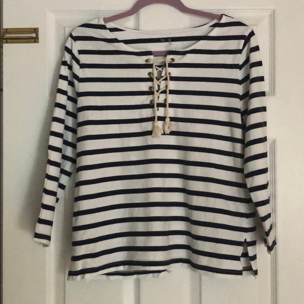 Gap shirt